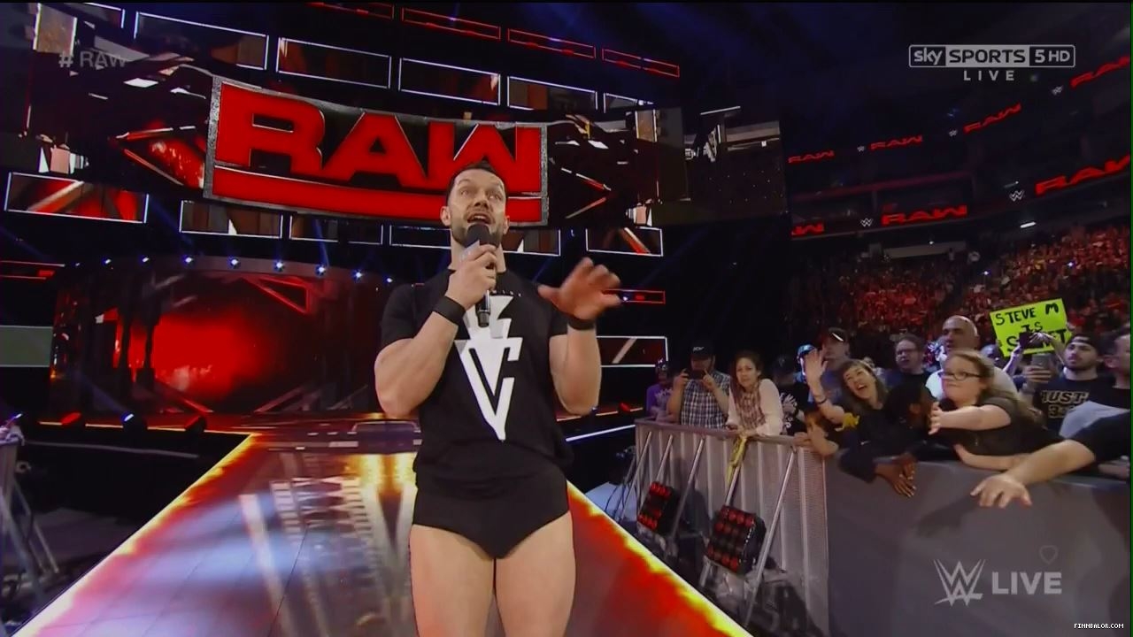 WWE_Raw_05_01_17_720p_HDTV_H264-XWT_mp4_002377428.jpg