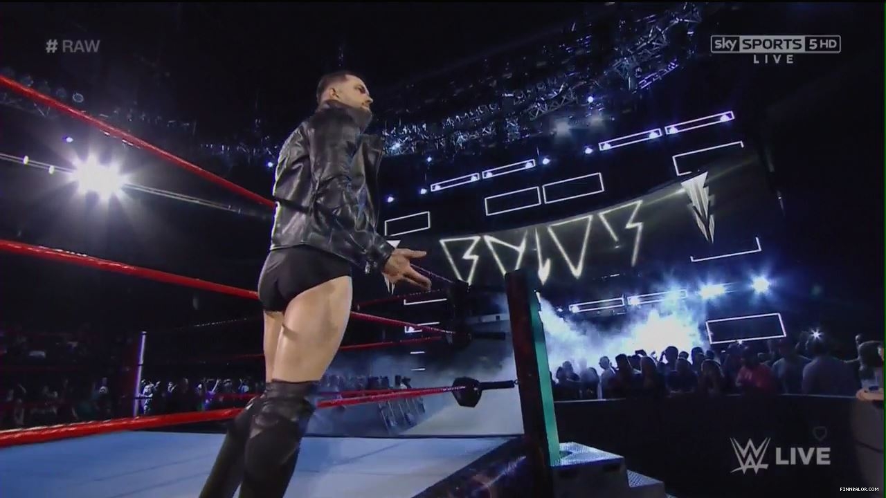 WWE_Raw_05_01_17_720p_HDTV_H264-XWT_mp4_006628161.jpg