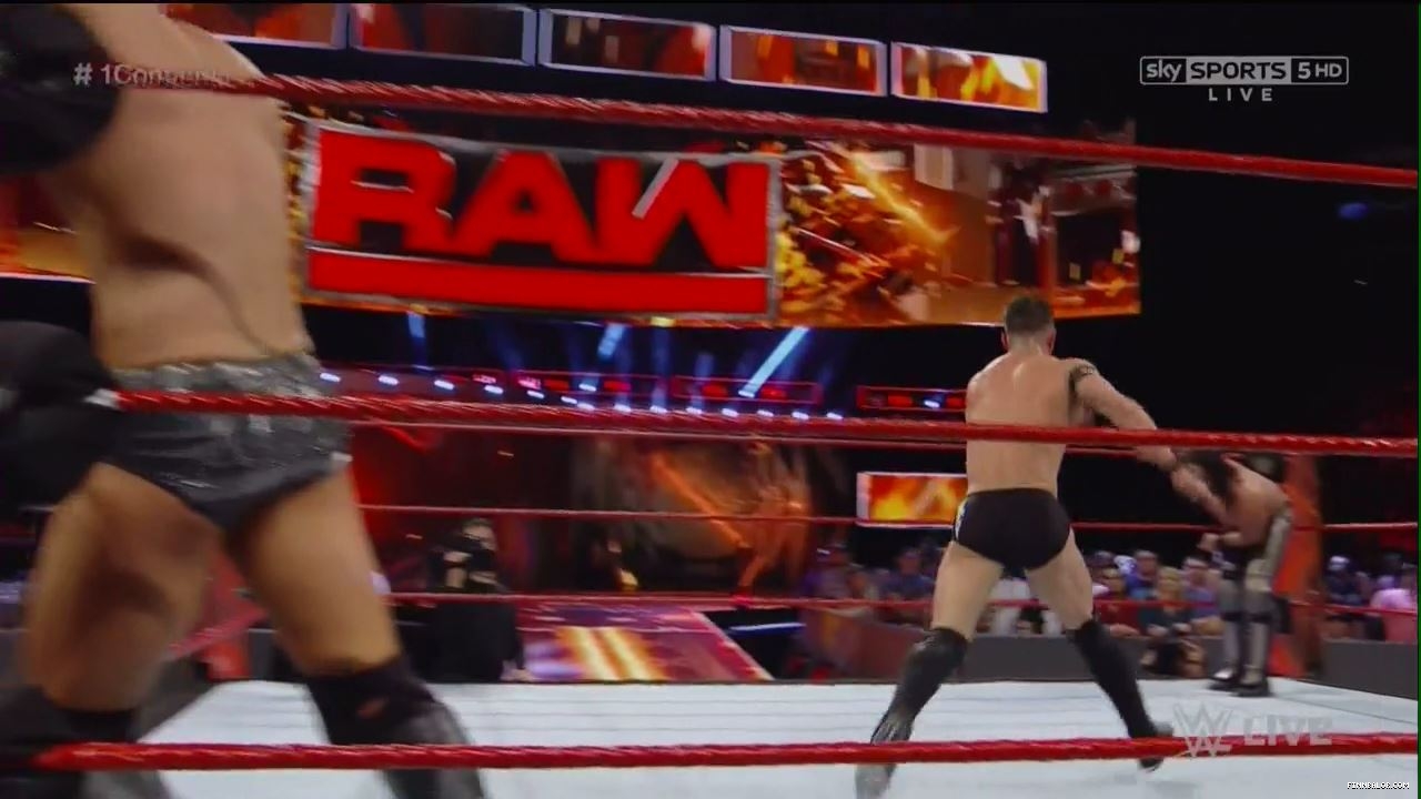 WWE_Raw_05_01_17_720p_HDTV_H264-XWT_mp4_007472387.jpg