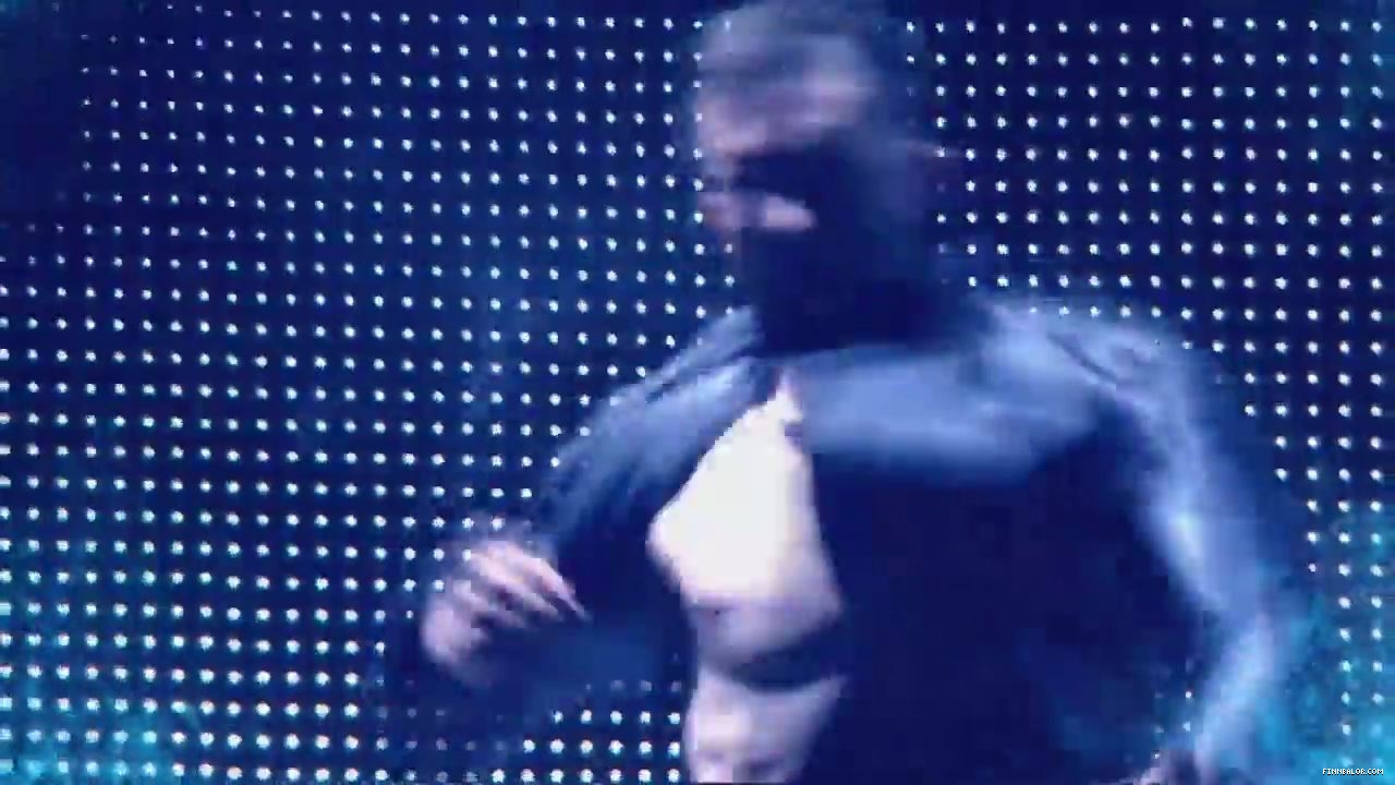 A_special_look_at_the_charismatic_Finn_Balor-_Raw2C_June_122C_2017_mp4_000016046.jpg
