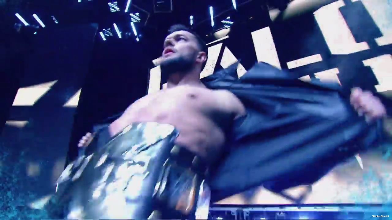 A_special_look_at_the_charismatic_Finn_Balor-_Raw2C_June_122C_2017_mp4_000019027.jpg