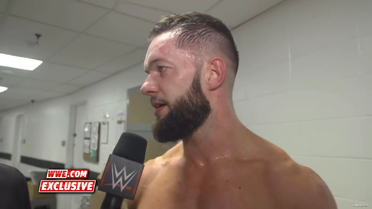 Finn_Balor_is_one_step_closer_to_reclaiming_the_Universal_Title__Raw_Exclusive2C_May_72C_2018_mp4_000015400.jpg