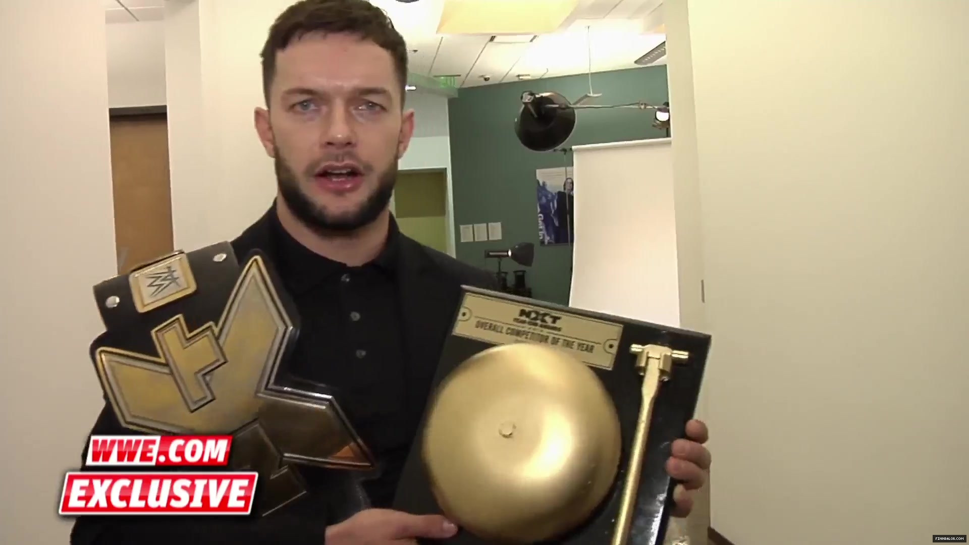 Finn_Balor_accepts_the_Overall_Competitor_of_2015_NXT_Year-End_Award__January_132C_2016_13.jpg