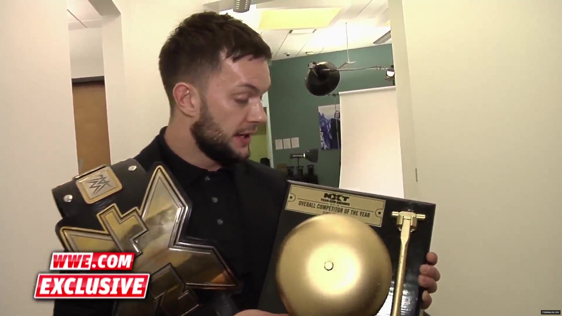 Finn_Balor_accepts_the_Overall_Competitor_of_2015_NXT_Year-End_Award__January_132C_2016_18.jpg