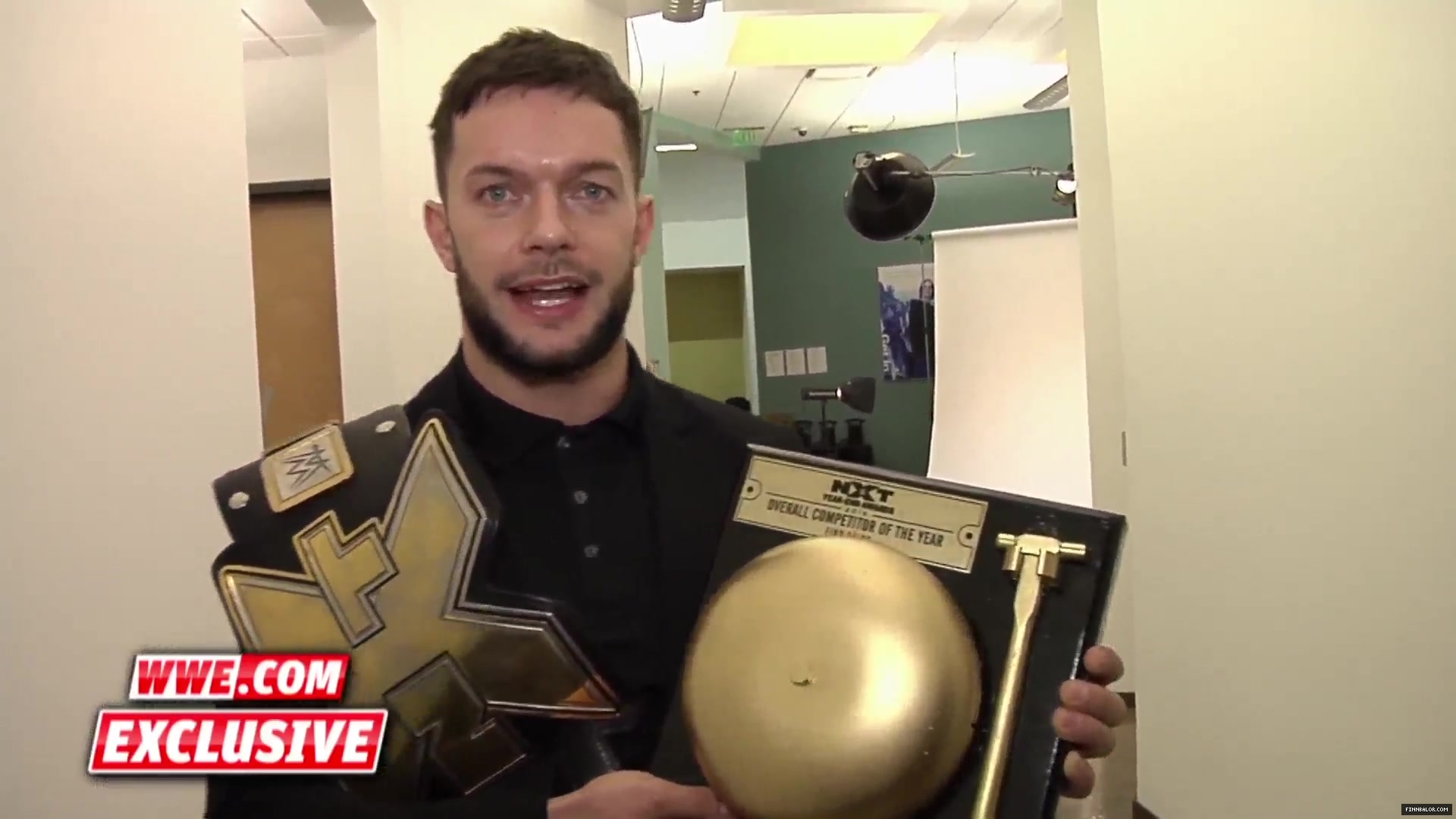 Finn_Balor_accepts_the_Overall_Competitor_of_2015_NXT_Year-End_Award__January_132C_2016_19.jpg
