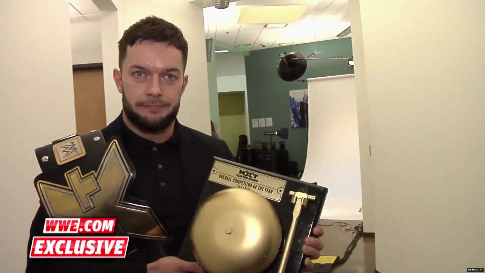 Finn_Balor_accepts_the_Overall_Competitor_of_2015_NXT_Year-End_Award__January_132C_2016_25.jpg