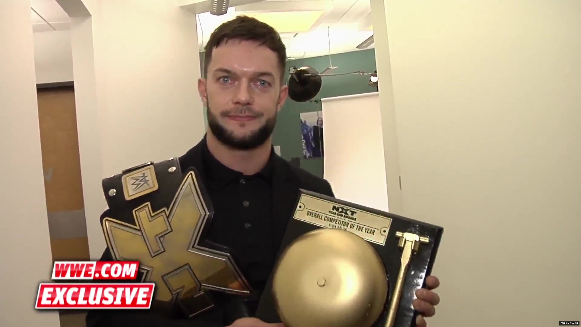 Finn_Balor_accepts_the_Overall_Competitor_of_2015_NXT_Year-End_Award__January_132C_2016_41.jpg