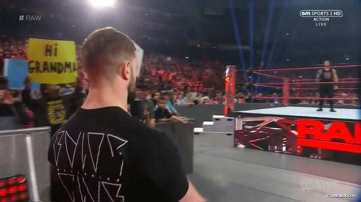 WWE_RAW_2017_05_15_0703.jpg