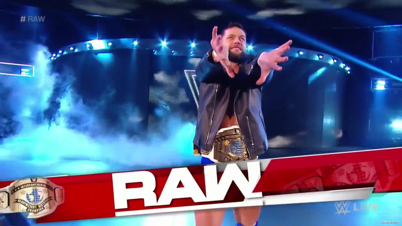 WWE_Monday_Night_Raw_2019_04_15_720p_HDTV_x264-NWCHD_mp40034.jpg