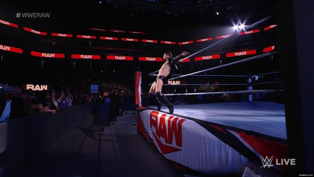 WWE_Monday_Night_Raw_2021_10_18_720p_HDTV_x264-NWCHD_mp40073.jpg