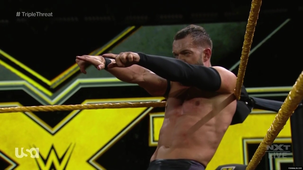 WWE_NXT_2019_12_11_USAN_720p_WEB_h264-HEEL_mp41798.jpg