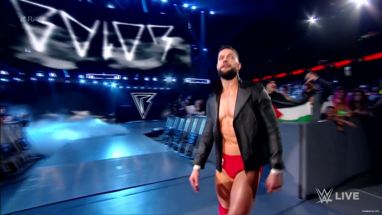 WWE_RAW_2019_03_18_720p_HDTV_x264-Star_mp40070.jpg