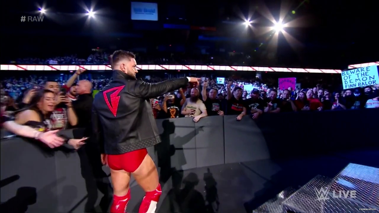 WWE_RAW_2019_03_18_720p_HDTV_x264-Star_mp40073.jpg