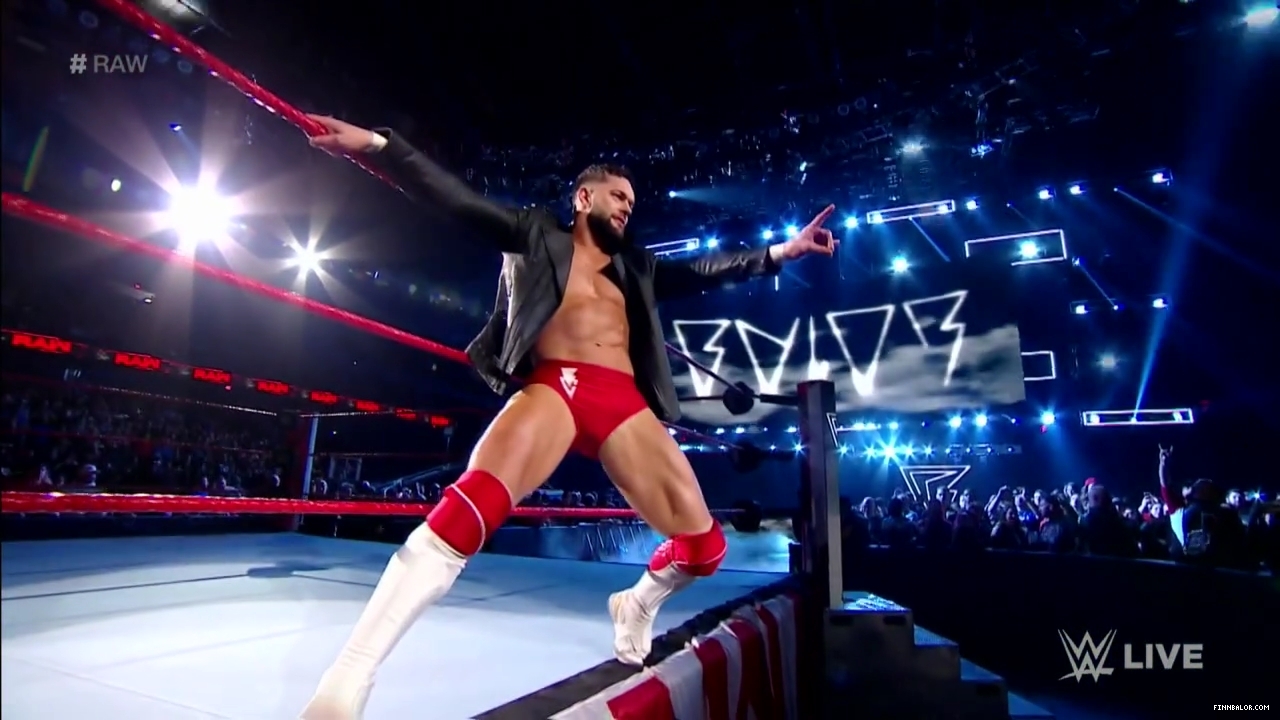 WWE_RAW_2019_03_18_720p_HDTV_x264-Star_mp40087.jpg