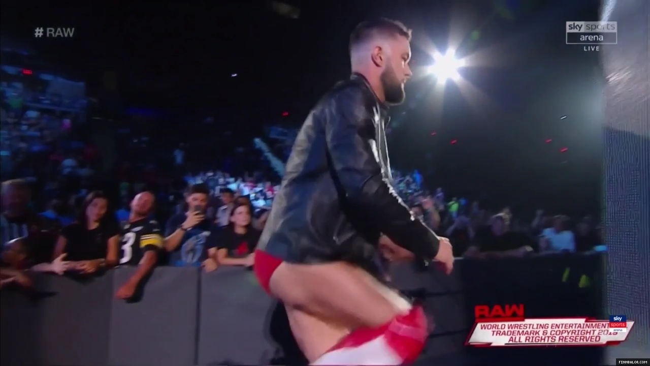 WWE_Raw_2019_07_15_Read_Info_720p_HDTV_x264-WH_mp40655.jpg