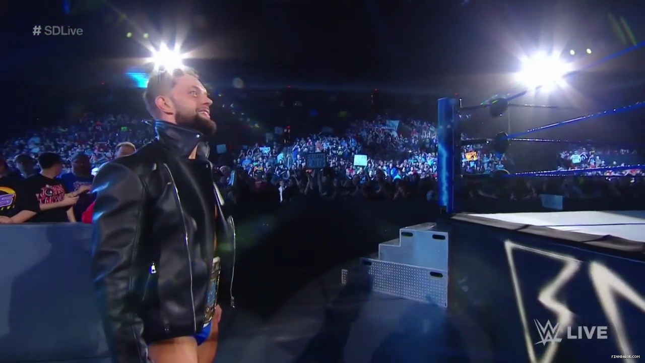 WWE_SmackDown_Live_2019_04_30_720p_HDTV_x264-NWCHD_mp40132.jpg