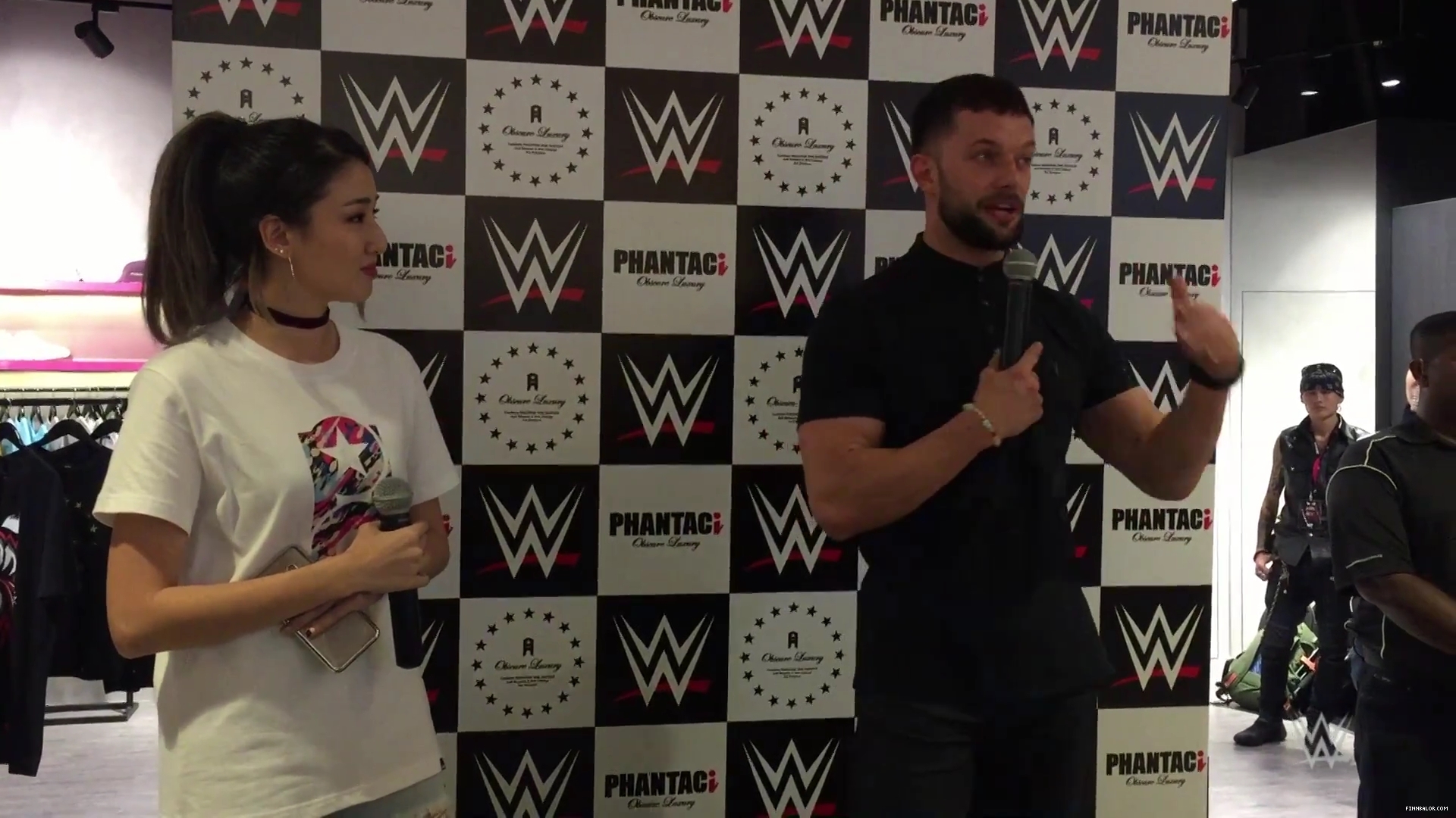 _Wenhou__from_Singapore_with_Finn_Balor_mp40075.jpg