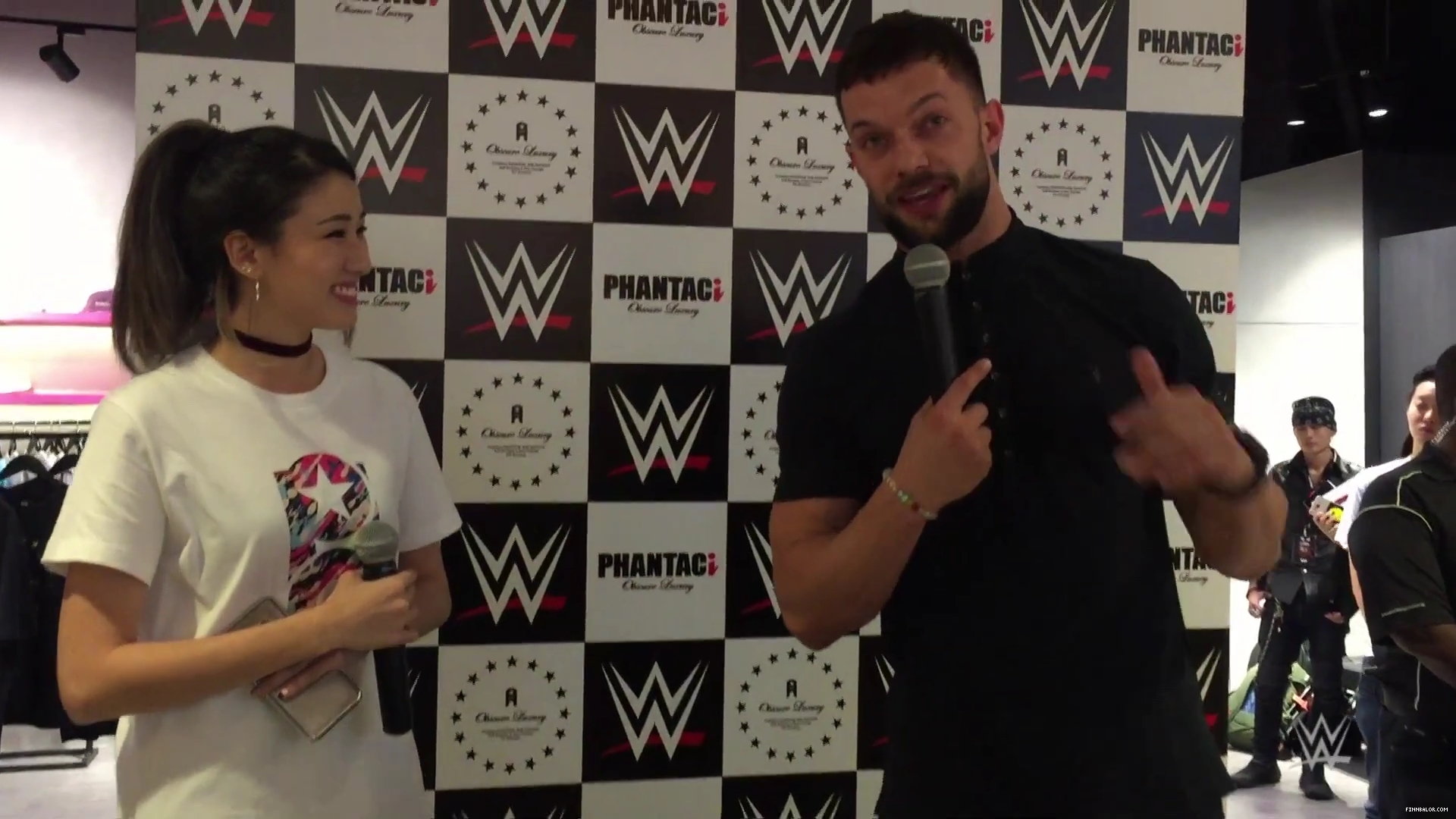 _Wenhou__from_Singapore_with_Finn_Balor_mp40078.jpg