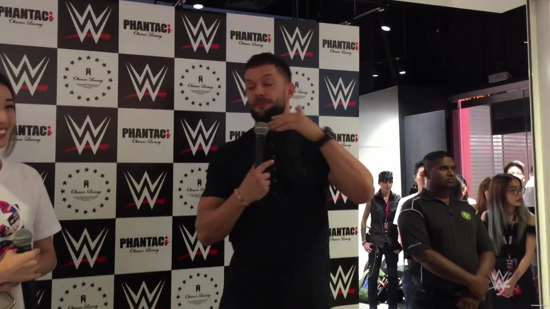 _Wenhou__from_Singapore_with_Finn_Balor_mp40082.jpg